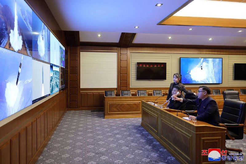 朝鲜称成功试射新型高超音速中远程弹道导弹朝中社星期二（1月7日）报道，朝鲜成功进行了新型高超音速中远程弹道导弹（IRBM）试射