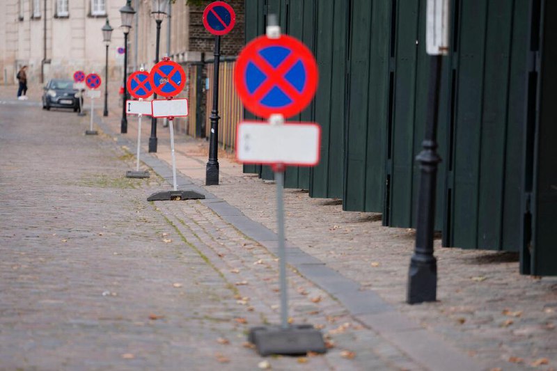 法德瑞向丹麦派遣军事人员 加强欧盟峰会安保法国、德国和瑞典将向丹麦派遣军事人员并提供反无人机设备，协助加强本周在哥本哈根举行的欧盟领导人非正式会议和欧洲政治共同体领导人会议安保工作