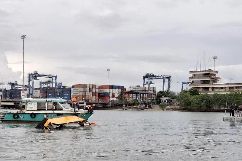 马国巴生快艇翻覆事故 当局寻获失踪夫妇遗体马来西亚一艘快艇维修后在巴生港附近水域测行时翻覆，造成三人死亡、两人失踪