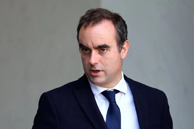 法国总理勒科尔尼：政府将暂停养老金改革至下届大选法国总理勒科尔尼说，政府将暂停养老金改革，直到2027年下届总统大选