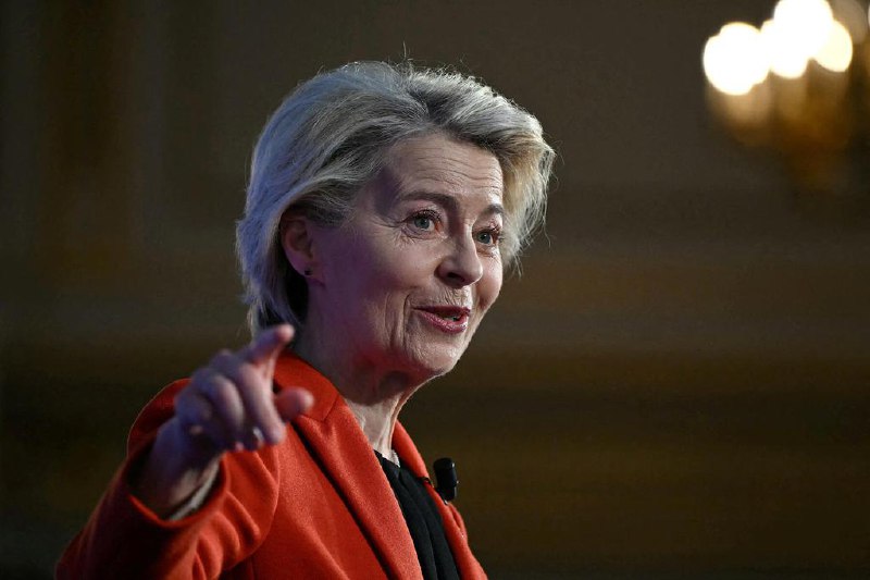 欧盟委员会主席冯德莱恩 成功挺过不信任动议欧盟极右派政党就冠病疫苗合同问题，对欧盟委员会主席冯德莱恩提出不信任动议，但动议未获欧洲议会通过