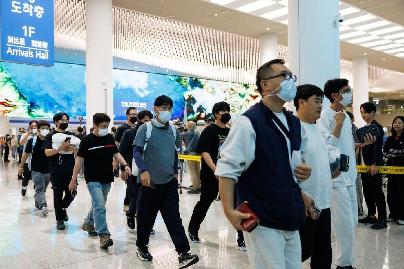 特朗普：欢迎外国工人在美务工 无意吓退投资者数百名韩国工人在美国韩资工厂被捕，引起投资者不安