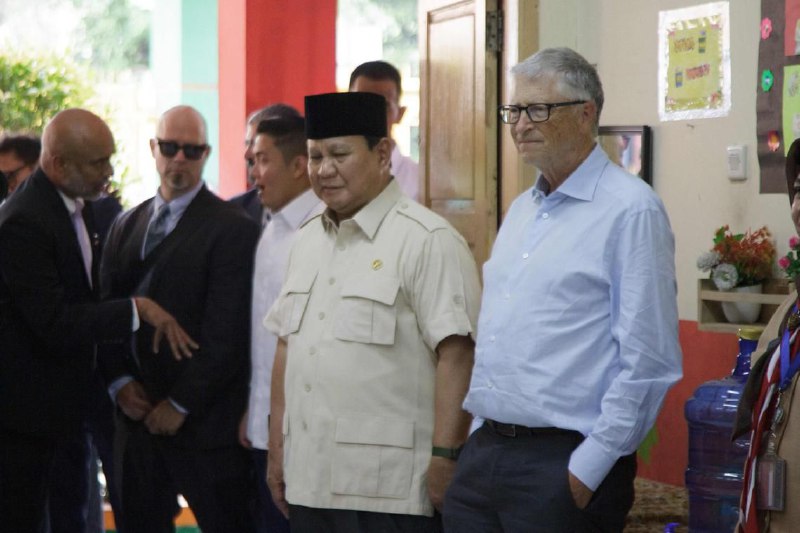 比尔盖茨：2045年前捐出2000亿美元 帮助极端贫困人口美国科技企业家、盖茨基金会主席比尔·盖茨（Bill Gates）承诺，他将在未来20年内捐出几乎全部个人财富，在世界各国政府纷纷削减国际援助之际，他的基金会将为全球最贫困人口提供约2000亿美元（约2582.80亿新元）的援助