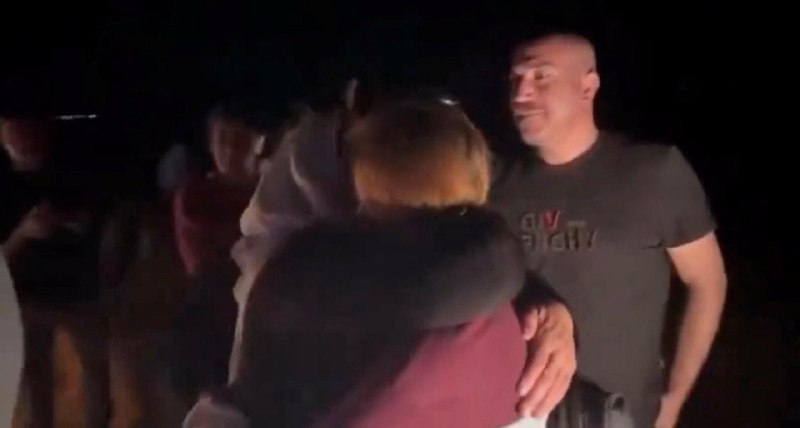 多国协调行动 遭伊斯兰国绑架多年雅兹迪教派女子获救10多年前在伊拉克被极端组织“伊斯兰国”绑架的一名21岁女子，在美国牵头、约旦和伊拉克政府参与的一次行动中获救