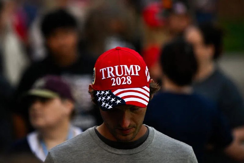 特朗普称不打算在2028年竞选副总统美国总统特朗普说，他不会在2028年美国大选中竞选副总统