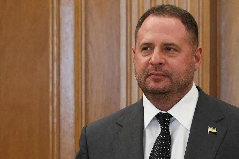 泽连斯基幕僚长：乌克兰绝不会放弃领土乌克兰总统泽连斯基的幕僚长叶尔马克说，泽连斯基绝不会同意以割让领土换取和平