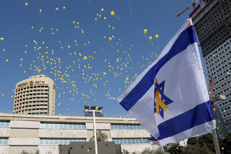 数万以色列人集会 吁特朗普强制结束加沙战争数万名以色列人在特拉维夫集会，呼吁美国总统特朗普强制结束加沙战争，并确保人质获释