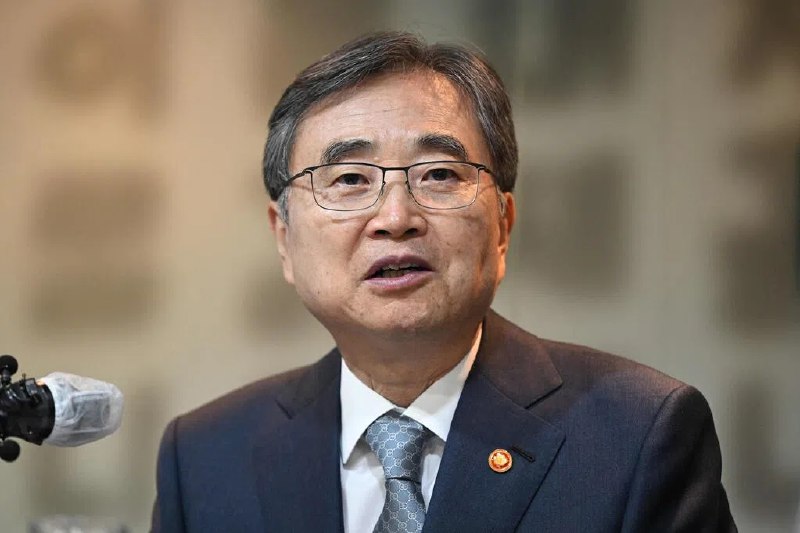 韩外长：实现半岛无核化是不能放弃的核心课题韩国外交部长赵显说，实现朝鲜半岛无核化是韩国政府绝不能放弃的核心课题