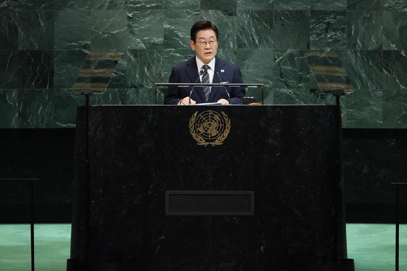 韩总统誓言清除戒严遗毒 力争实现自主国防韩国总统李在明誓言清除非法戒严“遗毒”，建设捍卫宪法的军队，致力于实现自主国防