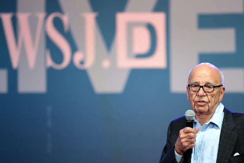 特朗普起诉默多克和新闻集团 索赔百亿美元美国总统特朗普根据联邦诽谤法，向迈阿密市一家联邦法院起诉媒体大亨默多克和新闻集团、道琼斯公司以及《华尔街日报》两名记者，索赔至少100亿美元（约128亿新元）