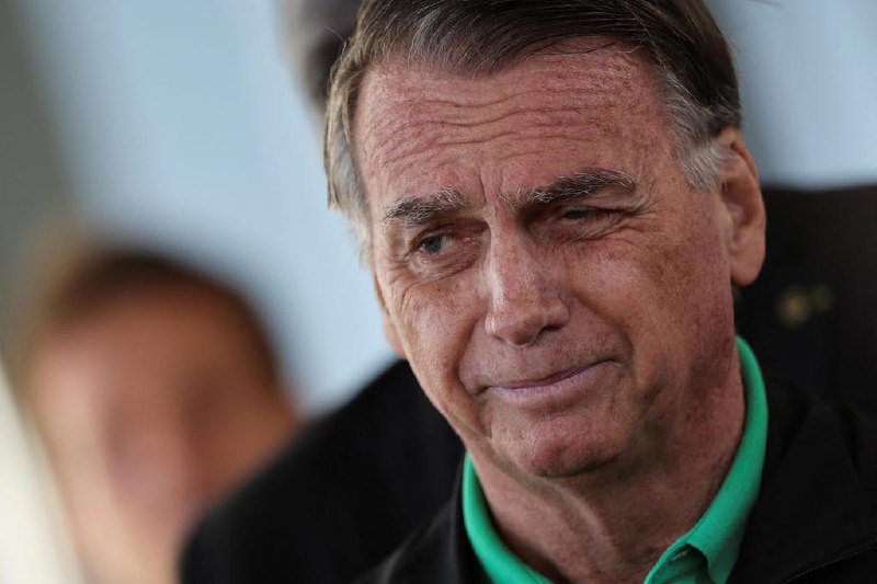 巴西最高法院裁定前总统博索纳罗危害国家主权巴西联邦最高法院法官德莫赖斯裁定，前总统博索纳罗存在胁迫司法、妨碍司法、公然危害国家主权的行为，下令对博索纳罗采取限制措施