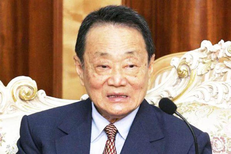 福布斯亿万富豪榜：马国19人上榜 郭鹤年蝉联首富《福布斯》公布2025年全球亿万富豪榜，共有19名马来西亚公民入围，合计财富达到573亿美元（约765亿新元）