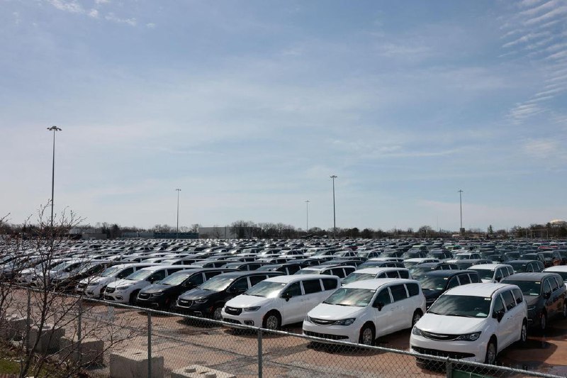 加拿大4月贸易逆差飙至历史最高水平加拿大官方数据显示，由于美国特朗普政府的关税措施导致加拿大对美汽车及零部件出口大幅下降，加国4月贸易逆差飙升至历史最高水平