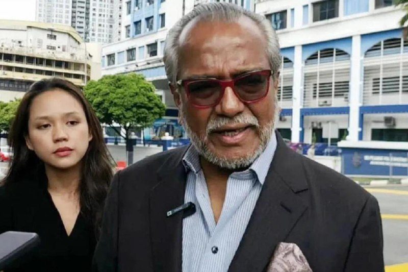 指前总检察长隐瞒元首谕令 纳吉律师报案马来西亚前首相纳吉的首席代表律师沙菲宜说，他已向警方报案指前首相总检察长阿末特里鲁丁隐瞒前国家元首允许纳吉居家服刑的附加谕令并误导法庭