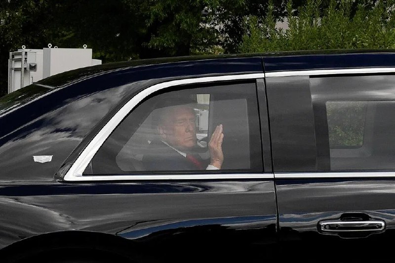 韩企掌门人到美国高球场与特朗普互动 谈投资造船合作韩国主要企业集团掌门人日前参加美国佛罗里达州高尔夫球活动，与美国总统特朗普进行互动，就韩国对美国投资和两国造船合作事宜等，与他进行沟通