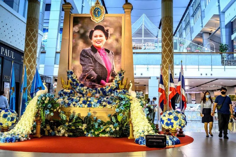 泰国太后诗丽吉去世 王室开始一年哀悼期泰国太后诗丽吉星期五（10月24日）晚病逝，享年93岁