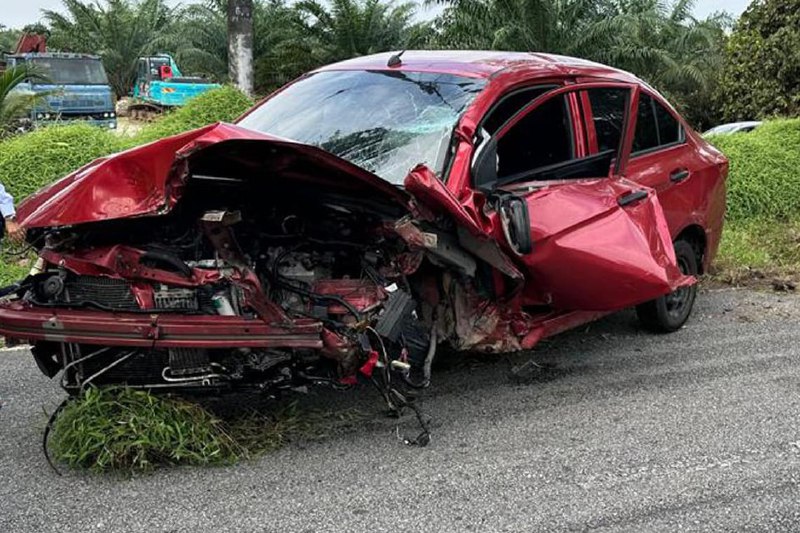 马国祖孙三人乘车遭疑逆行车撞 59岁祖母身亡马来西亚一户祖孙三人乘车外出，途中疑遇上一名青年逆行开车，闪避不及迎面相撞，导致59岁祖母伤重不治，26岁母亲与两岁孩子则受伤送院