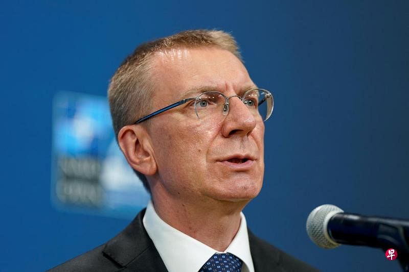 俄无人机侵犯两国领空 北约批不负责任且有潜在危险北约成员国罗马尼亚和拉脱维亚的调查都报告了俄罗斯无人机侵犯领空后坠毁事件，北约谴责俄罗斯的行为“不负责任且具有潜在危险”