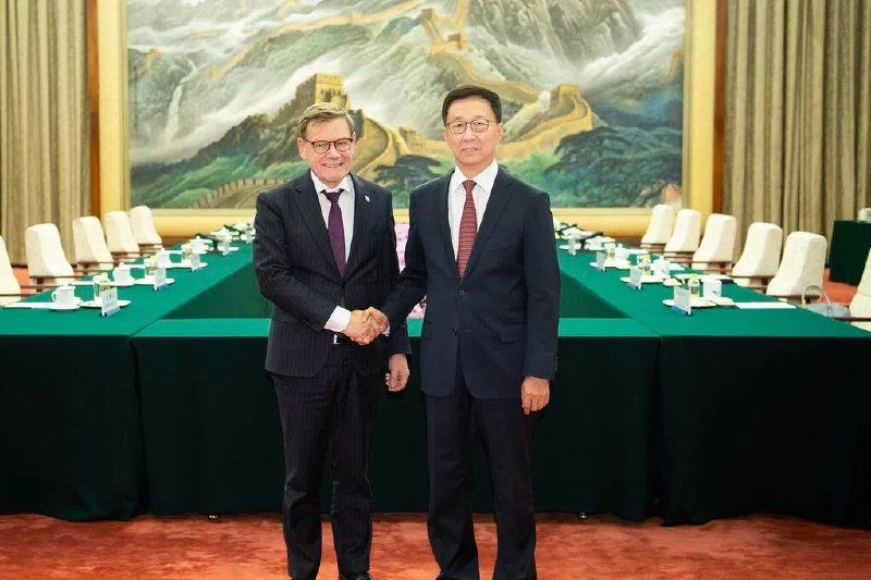 韩正会德外长：期待德国为推动中欧关系发展发挥积极作用中国国家副主席韩正会见到访的德国外交部长瓦德富尔时说，期待德国能为推动中欧关系发展发挥积极作用