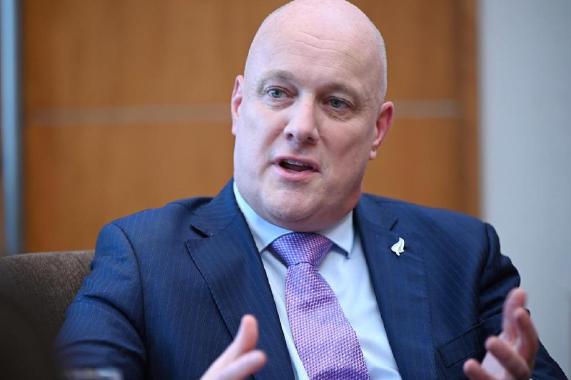 新西兰总理批内坦亚胡“失去理智”新西兰总理拉克森表明，在新西兰权衡是否承认巴勒斯坦国之际，他认为以色列总理内坦亚胡已“失去理智”