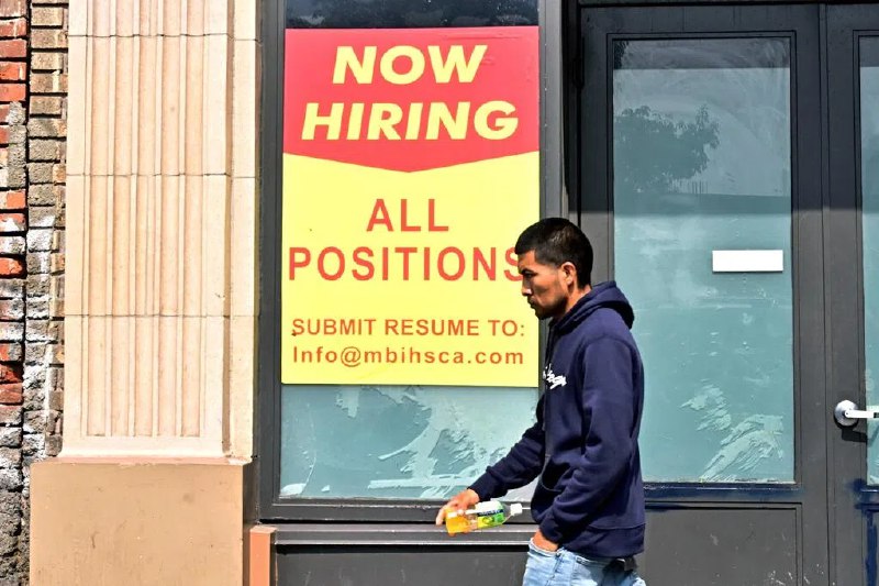 美企10月每周裁减1万2500份工作就业市场调研公司ADP Research周二（11月11日）最新发布的数据显示，美国企业在截至10月25日的四周内，每周平均裁掉1万1250份工作