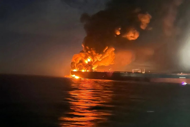 土耳其：俄“影子船队”游轮在黑海遇袭土耳其星期六（11月29日）说，一艘据称属于俄罗斯“影子船队”的油轮船，在土耳其黑海岸外遭无人艇袭击，该油船星期五（28日）深夜遭到首次袭击