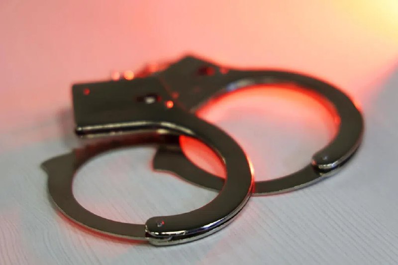 涉协助俄情报机构 英国警察逮捕三人英国警方说，三名中年男子因涉嫌协助俄罗斯情报机构而被捕