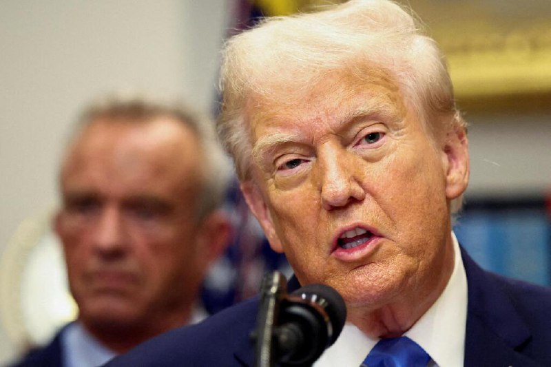 宣称与自闭症有关 特朗普呼吁孕妇避免服用泰诺美国总统特朗普坚称自闭症与服用泰诺之间存在关联，他呼吁孕妇避免服用泰诺，并要求对婴儿常规疫苗接种方案进行重大调整