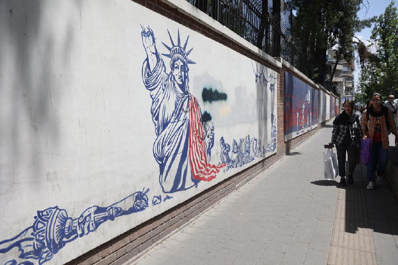 伊朗要求美国“保证”在核谈判中解除制裁伊朗星期一（6月2日）敦促美国正式保证，在正在进行的伊朗核计划谈判中解除制裁