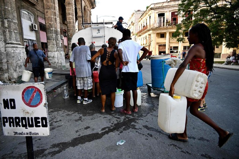 指古巴助俄罗斯作战 美国盼各国反对解除禁运路透社看到的美国国务院内部电报显示，特朗普政府正动员美国外交官游说各国，希望它们反对有关呼吁美国解除对古巴贸易禁运的联合国决议