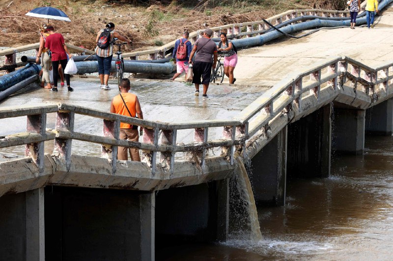 187:2票 联大连续第32年敦促美国结束对古巴封锁联合国大会以压倒性多数通过决议，再次敦促美国终止对古巴的经济、商业和金融封锁