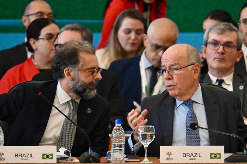 金砖国家齐聚巴西 拟以统一阵线应对特朗普关税威胁金砖国家将于星期一（4月28日）在巴西举行会议，拟以统一阵线共同应对美国总统特朗普激进的贸易政策和关税威胁