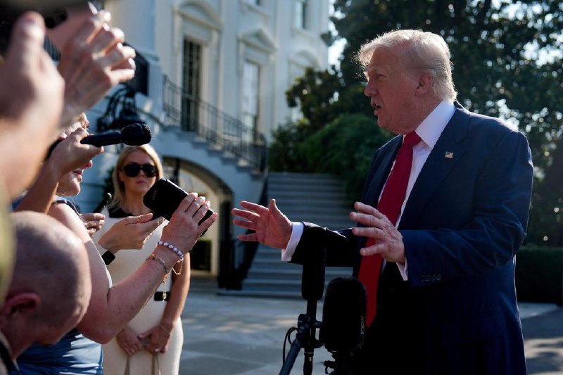 特朗普首表态 希望延长美俄核武条约美国总统特朗普希望维持《新削减战略武器条约》中设定的美国与俄罗斯战略核武器部署上限