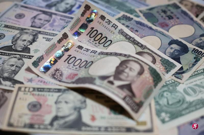 日元兑美元跌至一个月新低日本新首相的经济政策表态，称经济还没有为进一步加息做好准备，导致日元过去两天遭遇重挫，而日本股市则迎来反弹