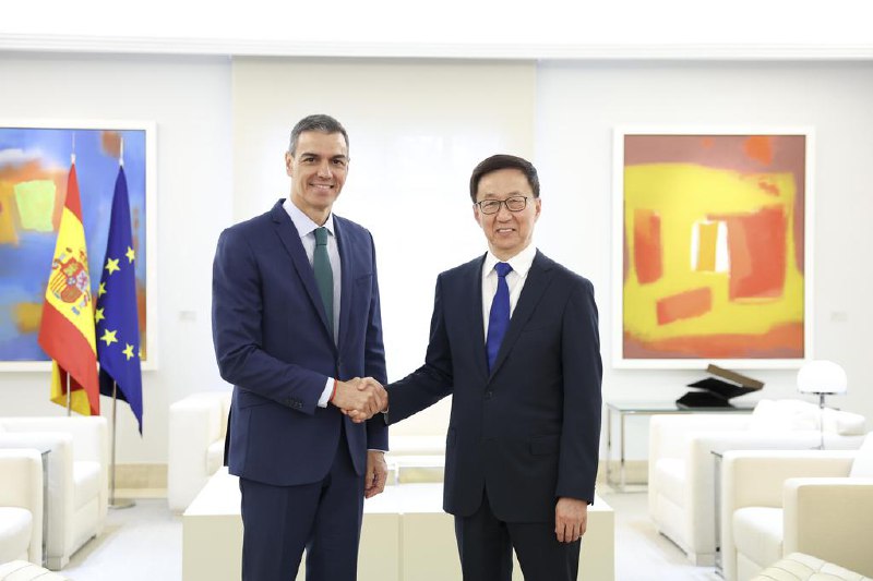 会西班牙首相 韩正：中欧加强团结合作 有助稳定世界经济中国国家副主席韩正在马德里与西班牙首相桑切斯会面时说，中欧加强团结合作，有助稳定世界经济