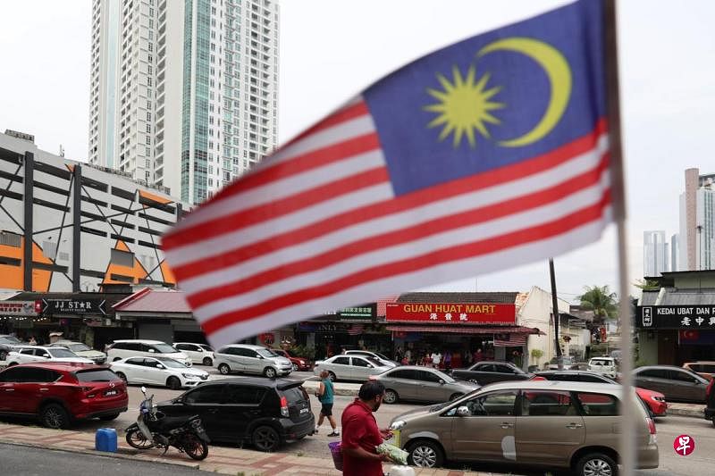 出现不合规问题 马国召回3722辆车和电单车由于出现严重的安全和不合规问题，马来西亚陆路交通局宣布召回3722辆汽车，包括第二国产车（Perodua）的Alza和Aruz，以及本田的CB350RS电单车