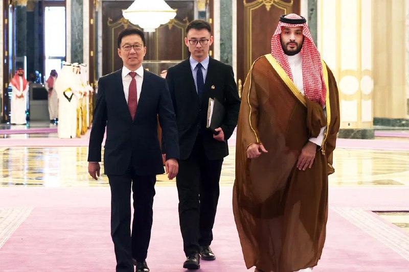 韩正：始终把沙特置于中国外交重要位置正在出访中东的中国国家副主席韩正表示，北京始终把沙特阿拉伯置于中国外交的重要位置，愿同利雅得加强高层交往，在涉及彼此核心利益问题上继续相互支持，推动中沙全面战略伙伴关系向更高水平迈进