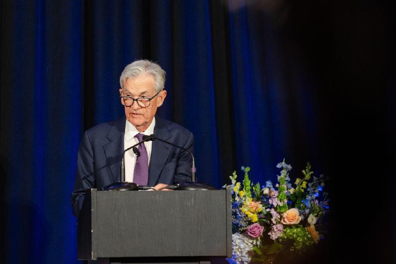 鲍威尔：若降息过于激进 美国将面临通胀风险美国联邦储备局主席鲍威尔指出，就业市场和通货膨胀的前景面临风险，重申政策制定者在权衡进一步降息时可能面临艰难抉择