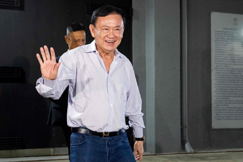 泰国警方确认前首相达信已离开泰国泰国警方星期四（9月4日）晚发表声明说，前首相达信于当天晚上7时17分（新加坡时间4日晚上8时17分）乘编号T7GTS的私人飞机离开曼谷廊曼机场