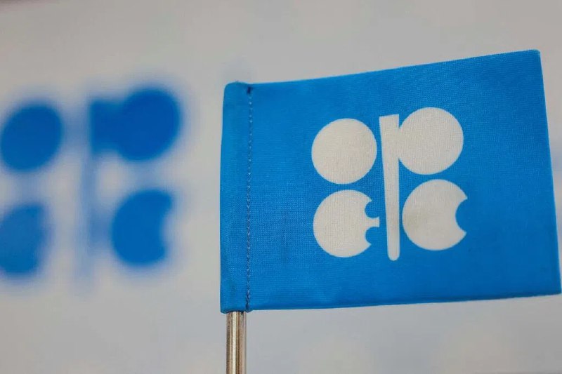 OPEC+倾向12月小幅增产 每日13.7万桶多名知情人透露，石油输出国组织与盟友（OPEC+）倾向于在12月小幅增产，相关线上会议将于星期天（11月2日）召开