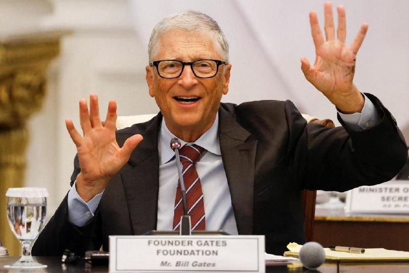 比尔盖茨：2045年前捐出2000亿美元 帮助极端贫困人口美国科技企业家、盖茨基金会主席比尔·盖茨（Bill Gates）承诺，他将在未来20年内捐出几乎全部个人财富，在世界各国政府纷纷削减国际援助之际，他的基金会将为全球最贫困人口提供约2000亿美元（约2582.80亿新元）的援助