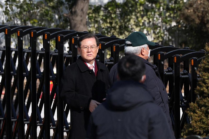 尹锡悦律师团进入总统官邸韩国总统尹锡悦的律师团进入了总统官邸