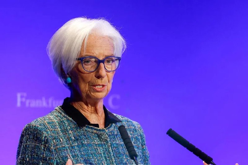 欧洲央行行长：AI发展若再延迟 恐赔上欧洲未来欧洲央行行长拉加德周一警告，如果在采用人工智能（AI）方面行动迟缓，可能会危及欧洲的未来，她呼吁迅速消除阻碍AI应用的障碍