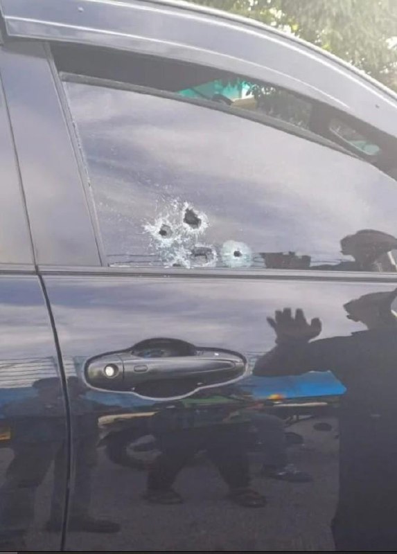 马国槟州一男子接孩子放学时遭枪击马来西亚槟州北海一名中年男子把货卡停在学校前路旁，准备接送孩子放学