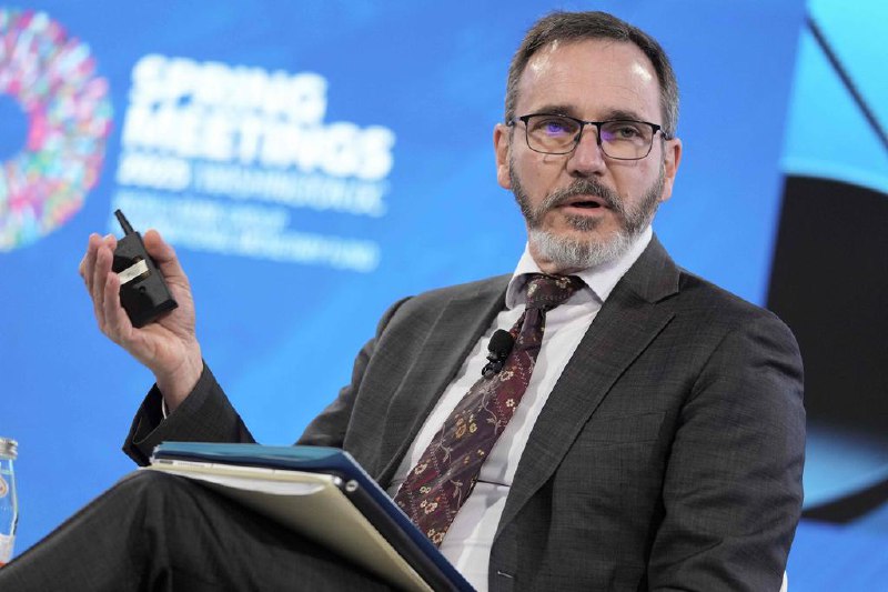 IMF上调全球增长预期 呼吁减少贸易壁垒国际货币基金组织（IMF）发布《世界经济展望报告》更新内容，小幅上调今明两年世界经济增长预期