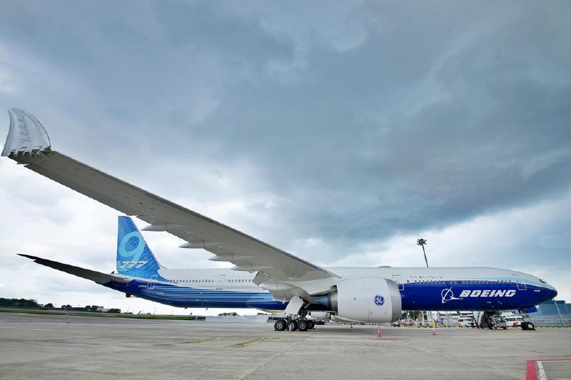 波音新飞机交付落后数年 阿联酋航空表达不满全球最大的国际航空公司、迪拜阿联酋航空的总裁克拉克对长期存在的航空供应问题表示沮丧，要求飞机制造商承担供应商延期交付的责任