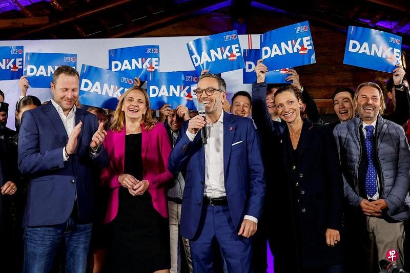 奥地利极右翼赢得大选 其他政党拒绝合作组建政府初步计票结果显示，奥地利极右翼自由党在星期天（9月29日）的国民议会选举获胜，显示人们对移民问题的担忧，使欧洲极右翼政党的支持率不断上升