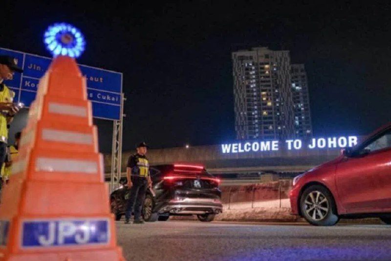 马国陆交局执法四个月4634狮城驾驶者无VEP共罚43万元（新山讯）马国陆路交通局（JPJ）7月1日起展开针对外国车辆入境准证（VEP）的执法行动，短短逾4个月内，当局已向约4634名新加坡籍驾驶开出罚单，罚款额累积达139万令吉（约43万7216新元）