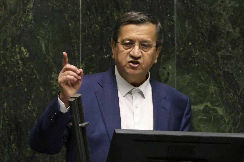 被指管理不善致货币暴跌 伊朗议会罢免财政部长伊朗议会投票罢免财政部长赫马提，原因是他管理经济不善，导致国家货币暴跌