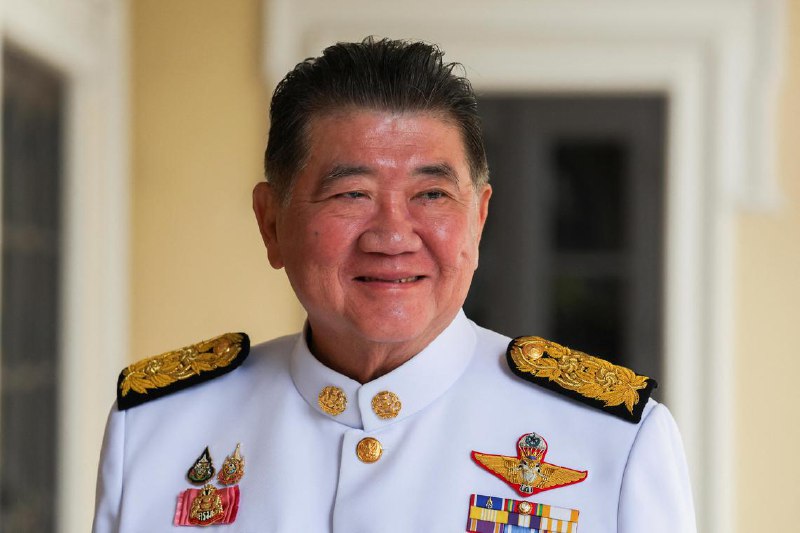 一周内第三位首相 前防长出任泰国代首相泰国前国防部长蓬探于星期四（7月3日）获任命为代理首相，泰王为新内阁主持宣誓就职仪式，此次内阁改组将使得泰国一周之内出现第三位首相